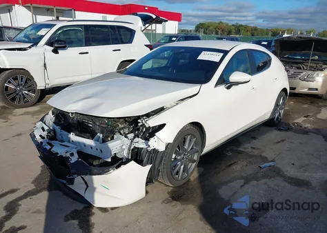 2023 Mazda Mazda3 2.5 S Select z USA, uszkodzony, nr VIN JM1BPAKM1P1614134